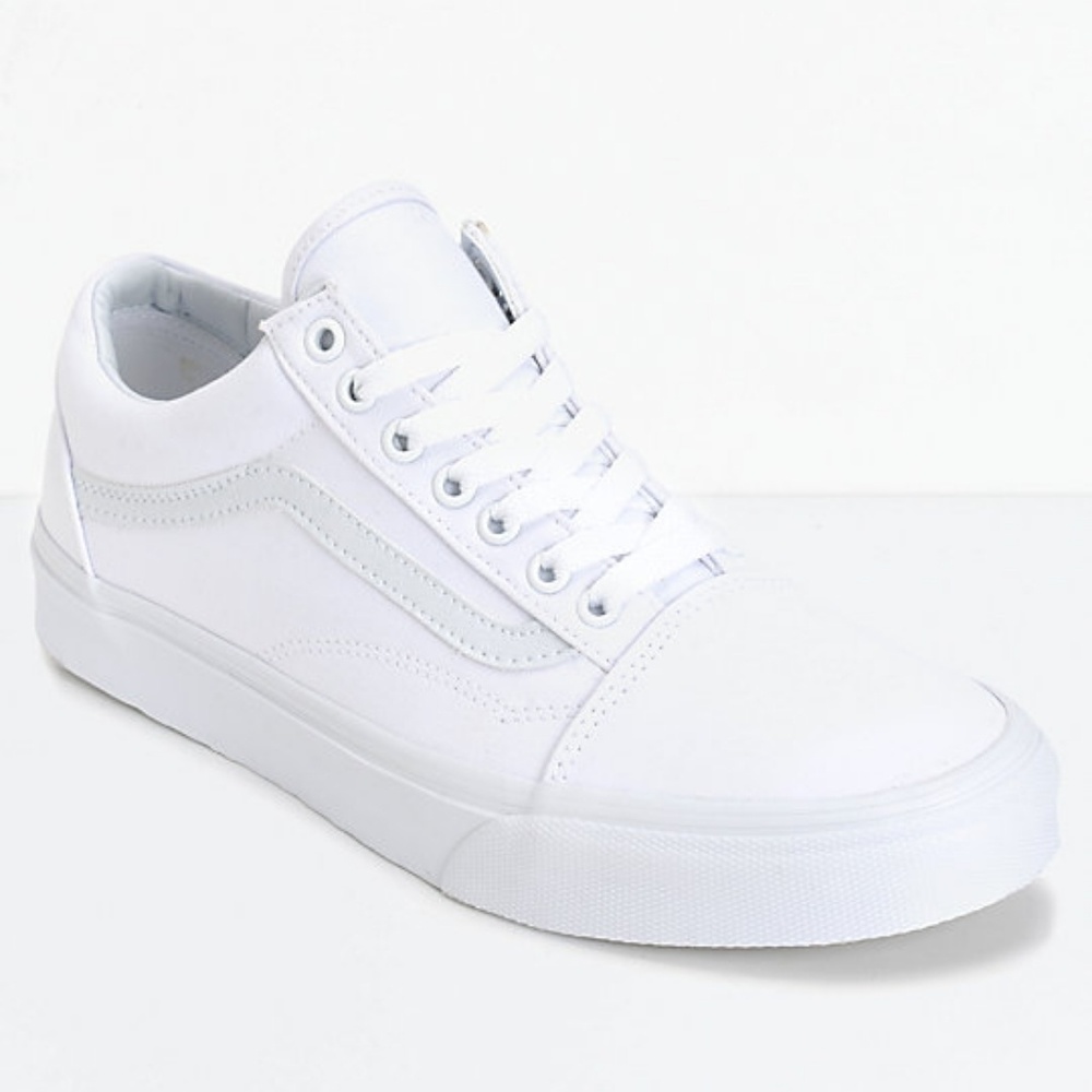 ISO white old skool vans